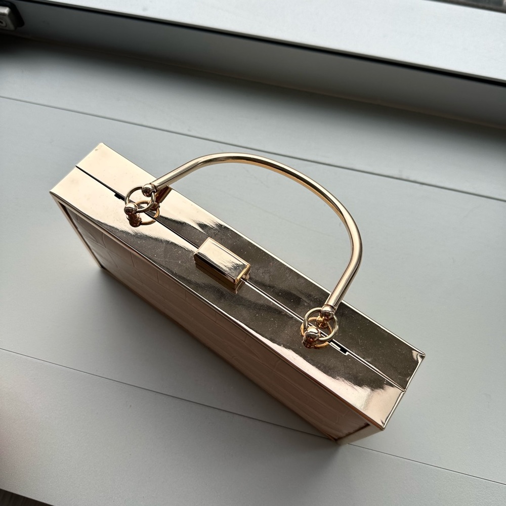 Gold Hard Box Bag With Handle - Picture 3 of 5